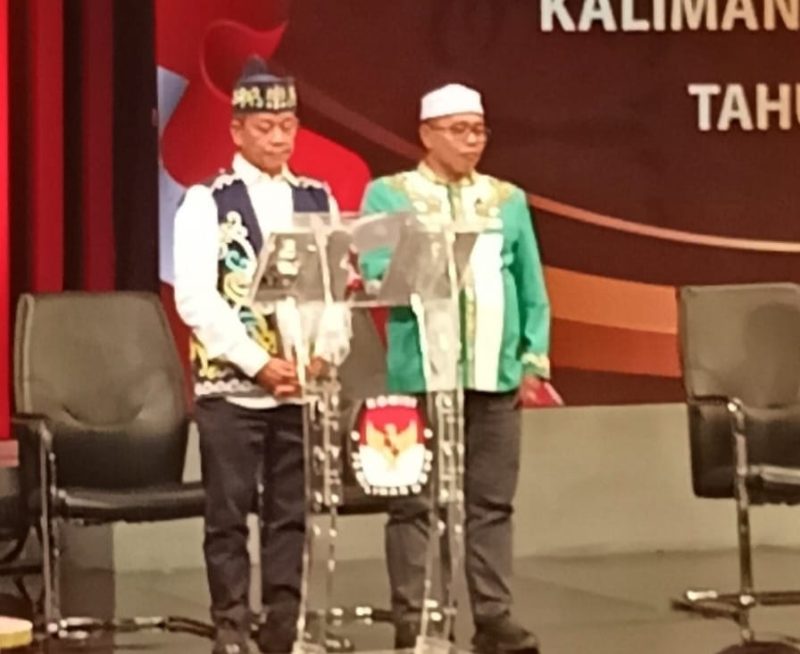 Foto - Pasangan calon Gubernur dan Wakil Gubernur Kalteng nomor urut 01, Willy-Habib, saat mengikuti Debat Publik Putaran Kedua di Jakarta, Selasa malam (05/11/2024). (foto: tim)