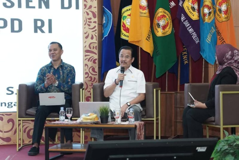 Anggota DPD RI asal Kalteng, Agustin Teras Narang saat jadi narasumber acara Focus Group Discussion (FGD) di Universitas Pembangunan Nasional Veteran, Jakarta, Jumat (31/1/2025). (Foto: Tim Teras Narang)