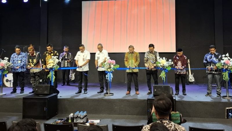 Acara ibadah ucapan syukur sekaligus peresmian Gedung Gereja Mawar Sharon (GMS) Palangka Raya, bertempat di Gedung GMS, Rabu (12/3/2025). (Foto: Humas Pemko Palangkaraya)