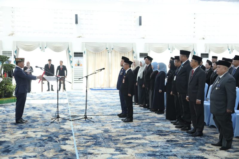Pelantikan pejabat tinggi pratama di lingkup Pemprov Kalteng oleh Gubernur kalteng H. Agustiar Sabran, Jumat (9/5/2025). (Foto: mmc kalteng)